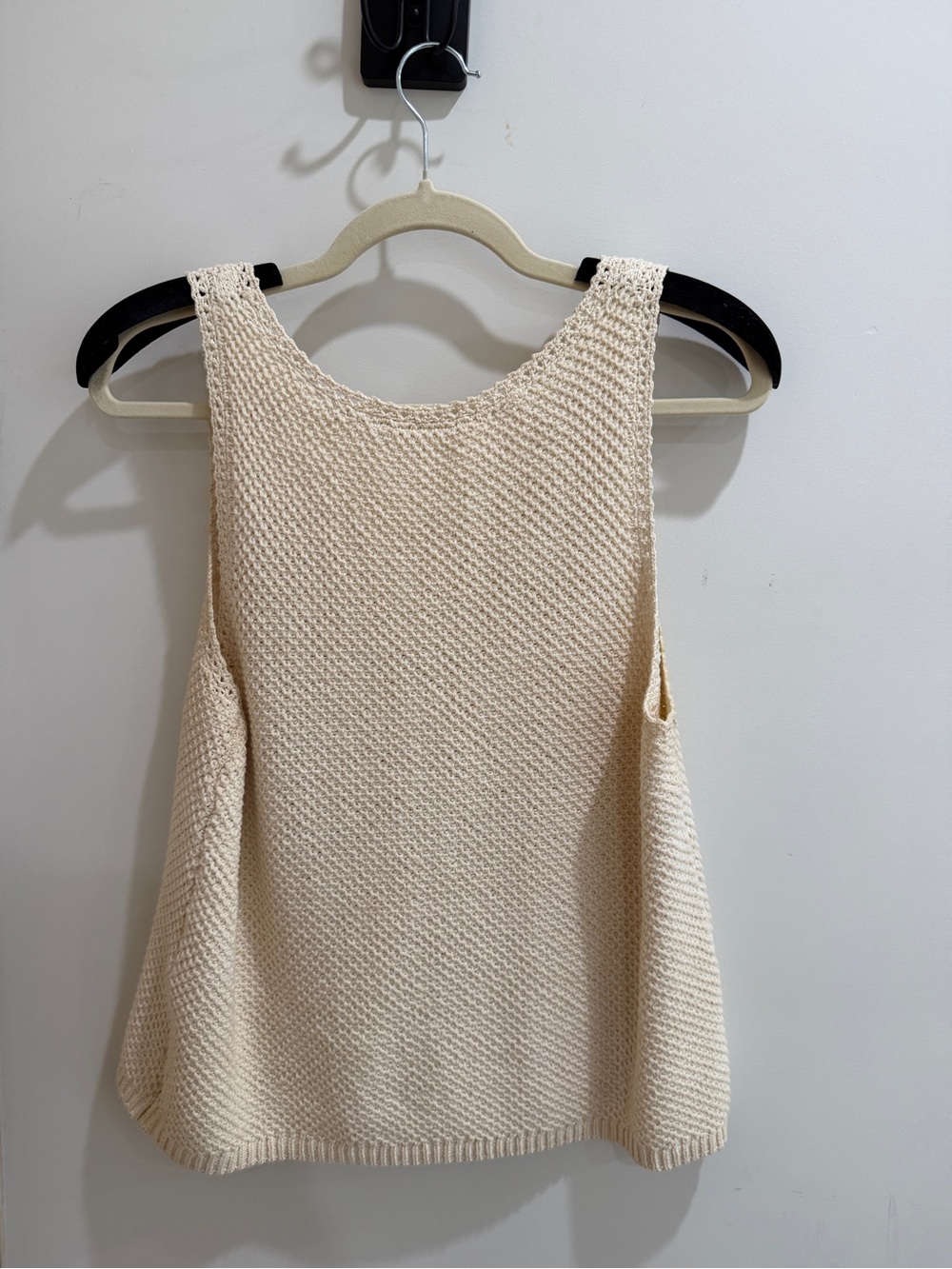 Sezane Cream Crochet Flower Knit Tank Top - Picture 4 of 4
